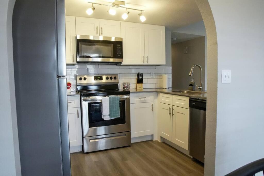2 Bedroom Minutes From Las Vegas Strip And Airport Екстериор снимка